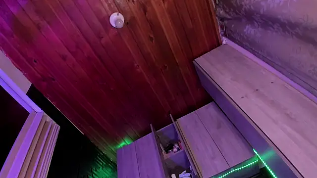 LaureenHills online show from 04/09/26, 02:13