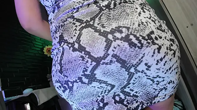 LaureenHills online show from 04/14/26, 10:15