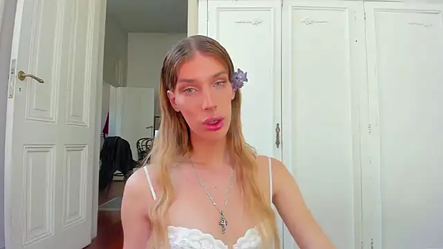 AliceSnowCatt online show from 11/14/25, 02:43