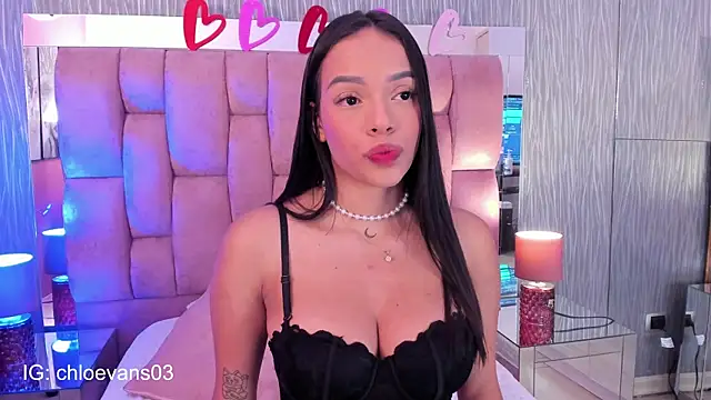 Snapshot of Chloe_evans__ chatting on 09/27/25, 11:38 Chloe evans online show from 09/27/25, 11:38