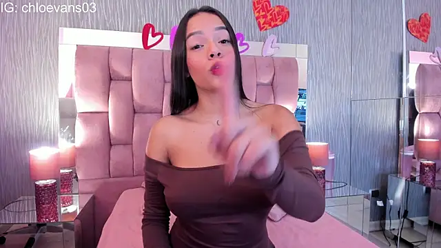 Snapshot of Chloe_evans__ chatting on 10/02/25, 11:35 Chloe evans online show from 10/02/25, 11:35