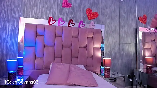 Snapshot of Chloe_evans__ chatting on 09/30/25, 11:38 Chloe evans online show from 09/30/25, 11:38