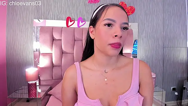 Snapshot of Chloe_evans__ chatting on 10/06/25, 11:33 Chloe evans online show from 10/06/25, 11:33