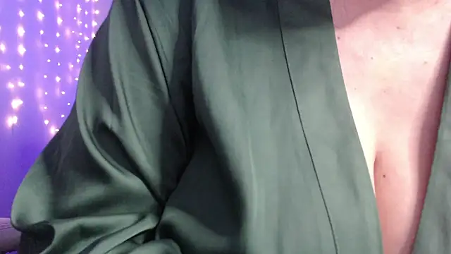 Snapshot of missdaniels chatting on 02/27/25, 02:03 missdaniels online show from 02/27/25, 02:03