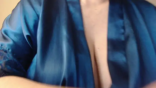 Snapshot of missdaniels chatting on 03/11/25, 10:42 missdaniels online show from 03/11/25, 10:42