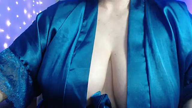 Snapshot of missdaniels chatting on 01/11/25, 02:52 missdaniels online show from 01/11/25, 02:52