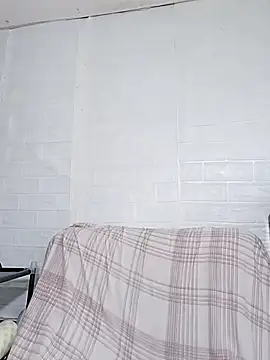 EmmaQueen4 online show from 03/17/26, 03:59