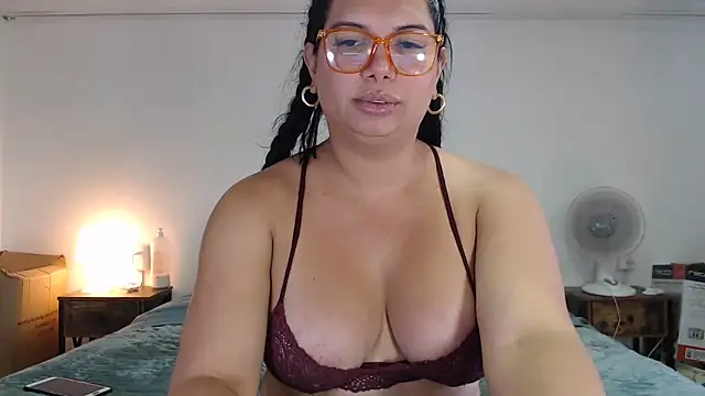 Snapshot of flowerdirtty chatting on 10/10/25, 05:58 flowerdirtty online show from 10/10/25, 05:58