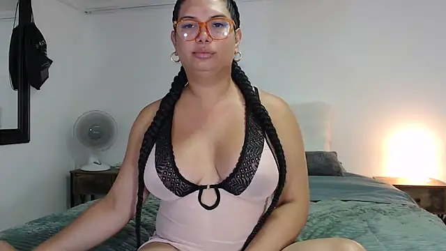 Snapshot of flowerdirtty chatting on 10/12/25, 05:47 flowerdirtty online show from 10/12/25, 05:47