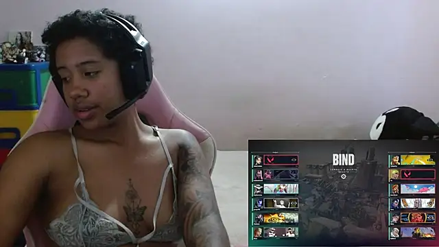 TiffanyRoouse online show from 11/05/25, 10:13