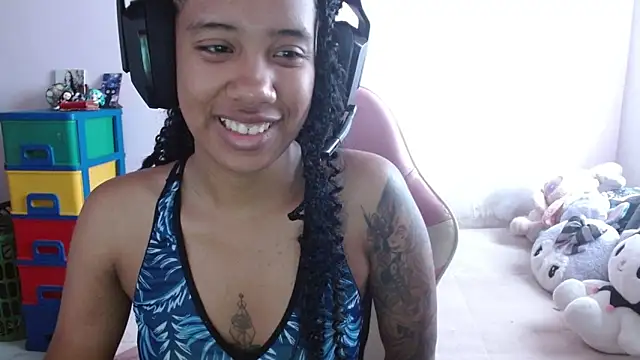 TiffanyRoouse online show from 12/02/25, 08:21