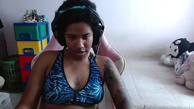 TiffanyRoouse online show from 11/01/25, 05:51