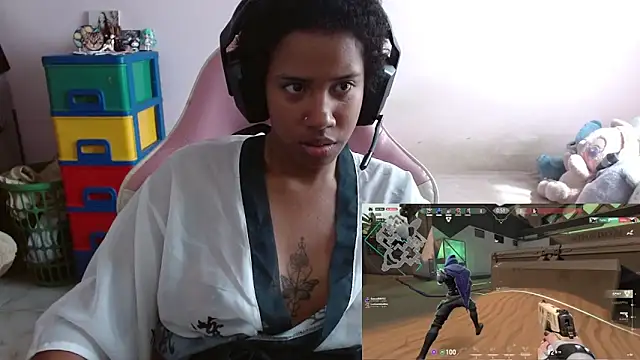 TiffanyRoouse online show from 11/02/25, 03:06