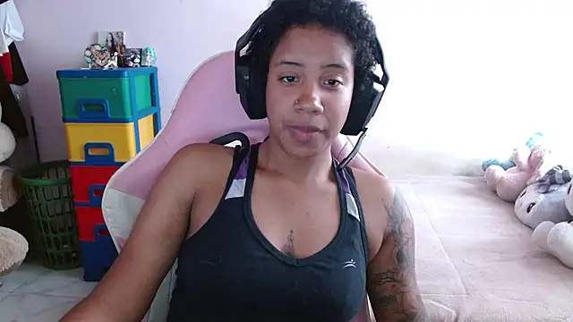 TiffanyRoouse online show from 11/04/25, 09:29