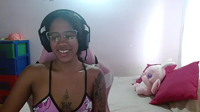 TiffanyRoouse online show from 02/17/25, 10:49