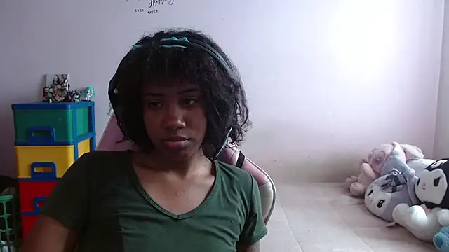 TiffanyRoouse online show from 10/18/25, 01:35