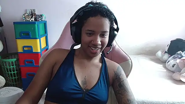 TiffanyRoouse online show from 10/30/25, 02:58