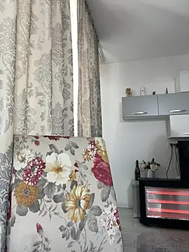 Snapshot of _adelle chatting on 01/18/26, 09:56 adelle online show from 01/18/26, 09:56