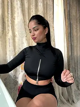 Snapshot of _adelle chatting on 01/15/26, 11:35 adelle online show from 01/15/26, 11:35