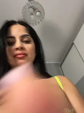 Snapshot of _adelle chatting on 03/04/26, 02:14 adelle online show from 03/04/26, 02:14