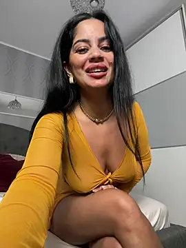 Snapshot of _adelle chatting on 07/10/26, 04:45 adelle online show from 07/10/26, 04:45
