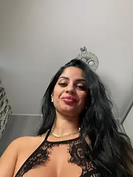 Snapshot of _adelle chatting on 07/22/26, 12:07 adelle online show from 07/22/26, 12:07