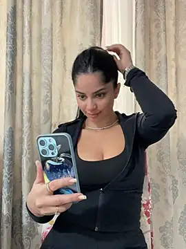 Snapshot of _adelle chatting on 02/19/26, 11:51 adelle online show from 02/19/26, 11:51