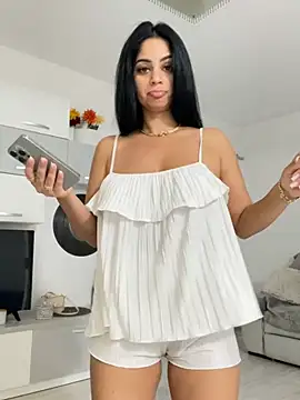 Snapshot of _adelle chatting on 07/19/26, 10:45 adelle online show from 07/19/26, 10:45