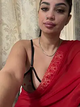 Snapshot of _adelle chatting on 02/14/26, 12:05 adelle online show from 02/14/26, 12:05