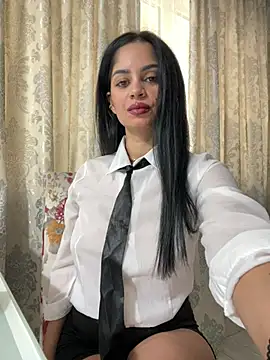 Snapshot of _adelle chatting on 01/09/26, 12:12 adelle online show from 01/09/26, 12:12