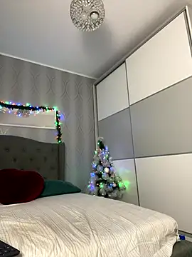  adelle online show from 12/18/25, 01:48