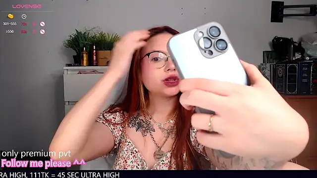 Snapshot of me__hanna chatting on 10/06/25, 11:38 me hanna online show from 10/06/25, 11:38