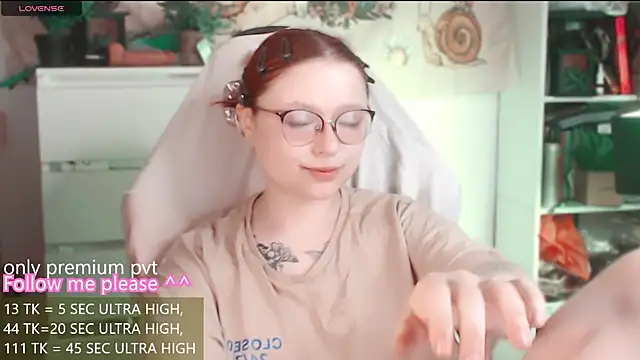 me  hanna online show from 04/05/26, 02:51