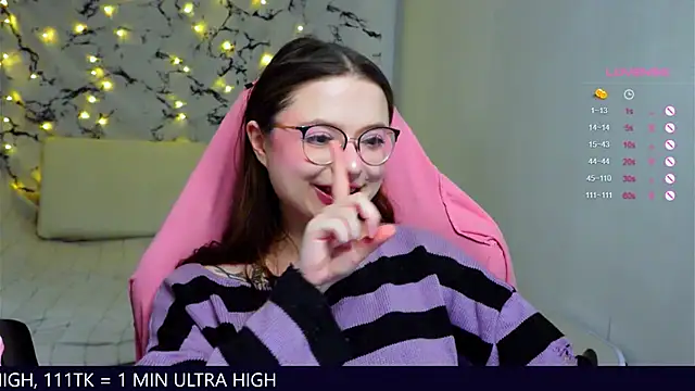 Snapshot of me__hanna chatting on 03/03/25, 02:00 me hanna online show from 03/03/25, 02:00