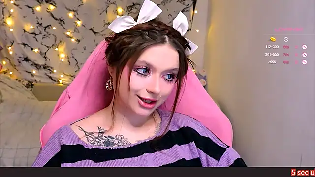 Snapshot of me__hanna chatting on 02/09/25, 03:23 me hanna online show from 02/09/25, 03:23