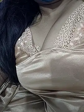 Snapshot of Archna-ji chatting on 09/15/25, 06:30 Archna-ji online show from 09/15/25, 06:30