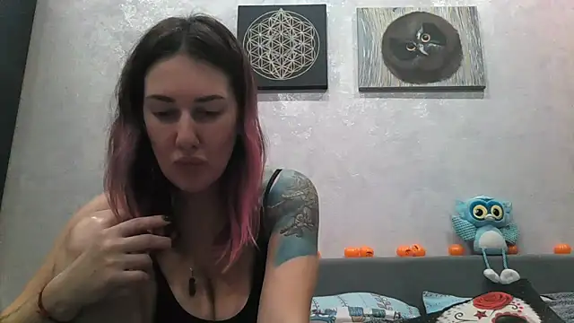 BlueXOwl online show from 11/06/25, 05:28