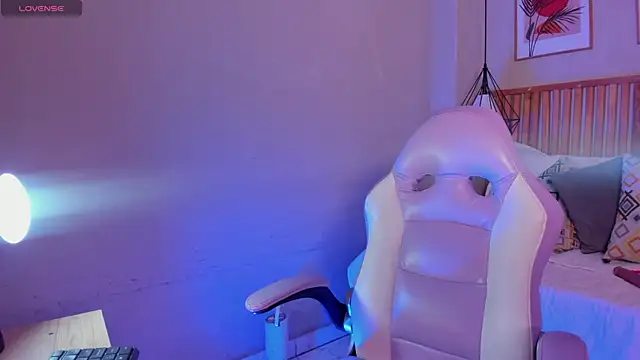 Ginger Winn online show from 10/03/25, 09:05