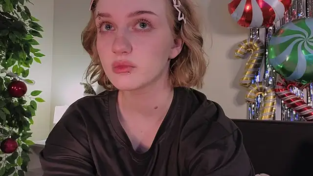 ELLIEJAY online show from 12/17/25, 05:23