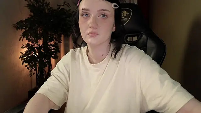 ELLIEJAY online show from 10/04/25, 05:09