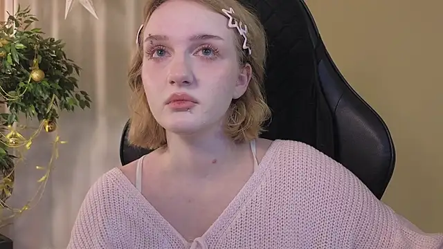 ELLIEJAY online show from 12/18/25, 05:23