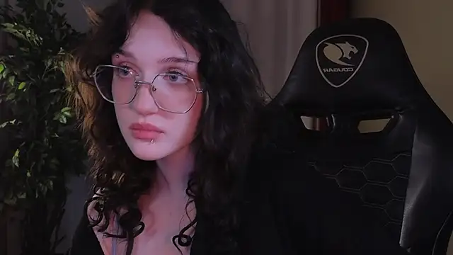 ELLIEJAY online show from 10/15/25, 05:17