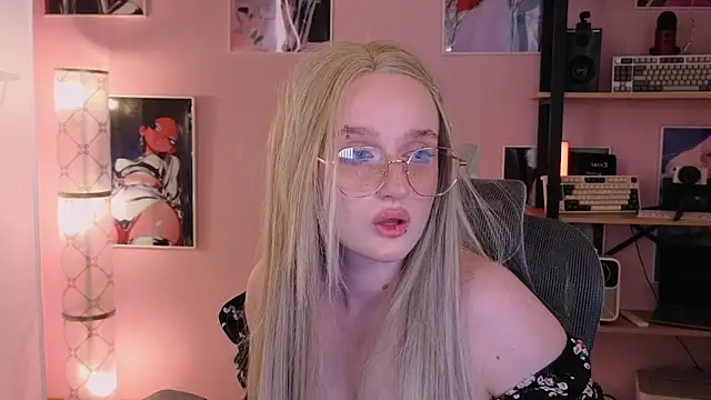 ELLIEJAY online show from 06/03/26, 05:08
