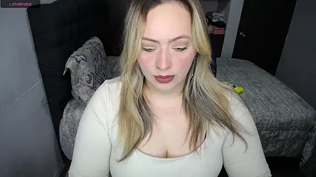 Valentina St online show from 10/28/25, 09:14