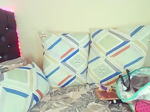 Snapshot of dinnykrazx chatting on 10/23/25, 06:45 dinnykrazx online show from 10/23/25, 06:45