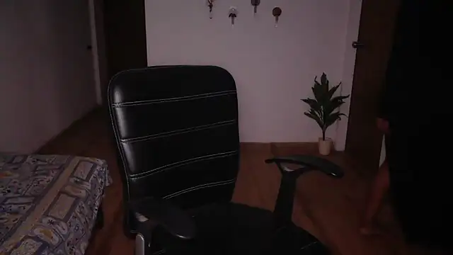 Suzie darling online show from 05/18/26, 03:39