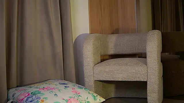 VanessaSimon online show from 06/17/26, 06:02