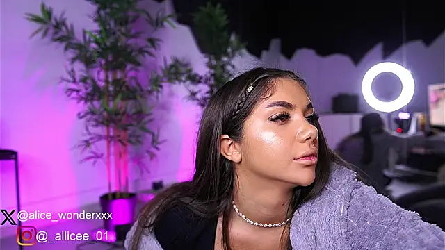 VanessaSimon online show from 03/19/25, 06:03