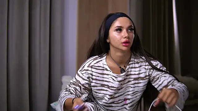 VanessaSimon online show from 05/22/26, 06:11