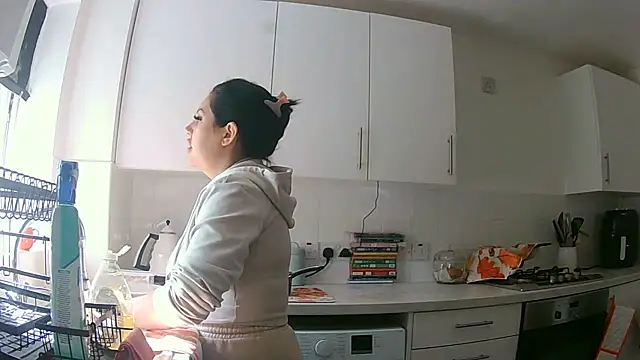 magical mia online show from 09/24/25, 01:06